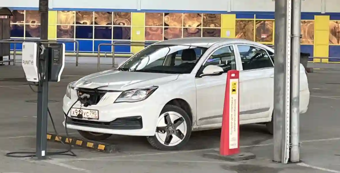 Новость Она за рулем» изучает EVOLUTE&nbsp;i‑PRO и новый маршрут