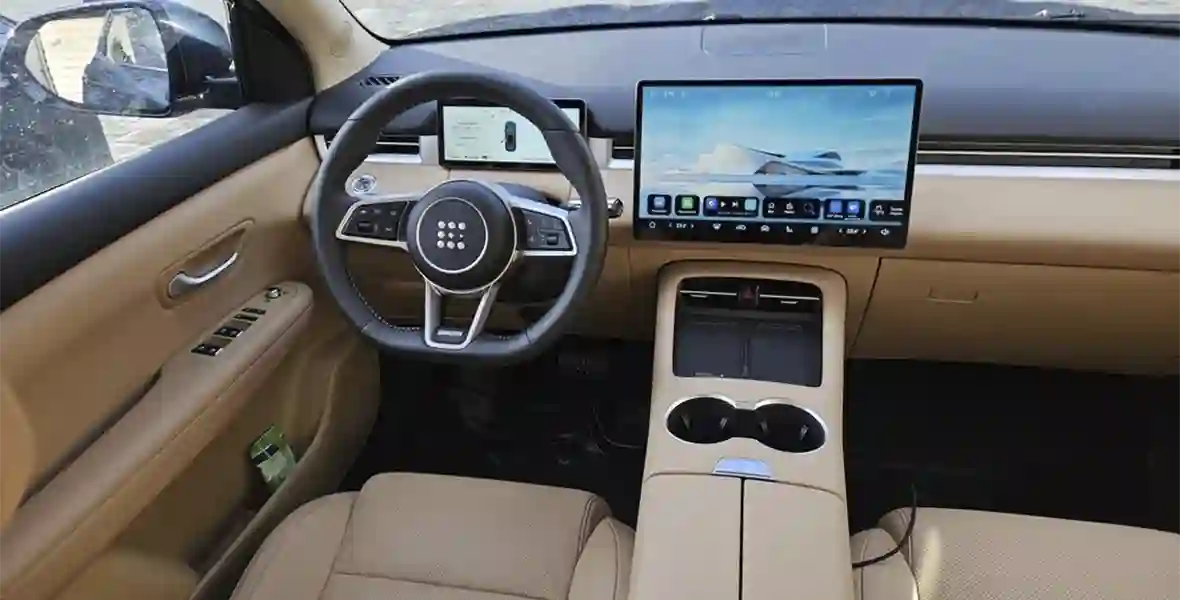 Новость EVOLUTE (На что способен самый доступный полноприводный гибрид. Наш тест-драйв EVOLUTE i‑SPACE 4×4)